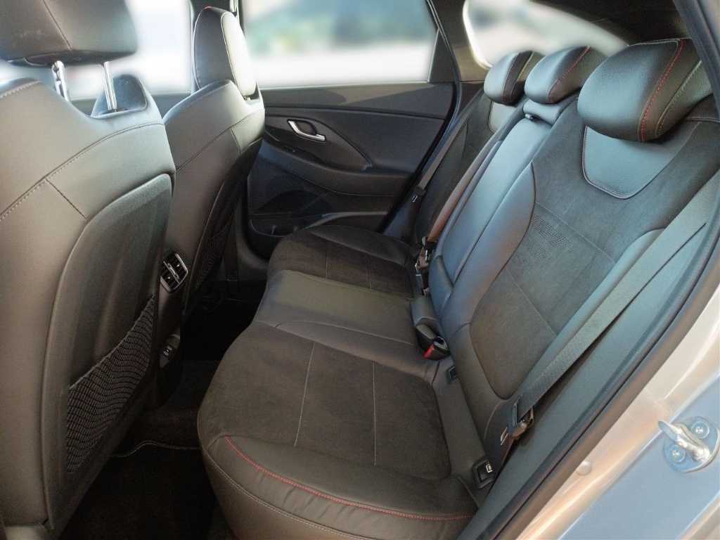 Fahrzeugabbildung Hyundai i30 FL Kombi 1.5 T-GDI MT MY25 N-Line Sitz-Paket Sportpaket Navi Digitales Cockpit