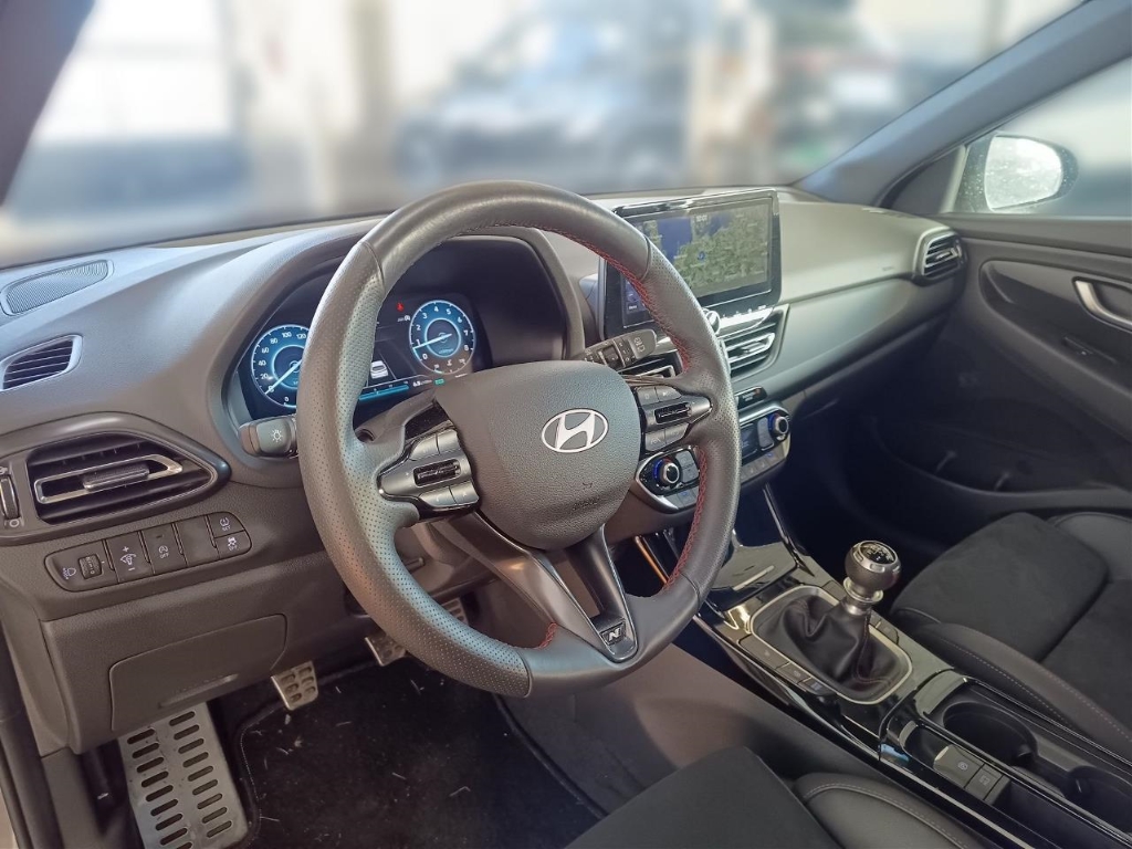 Fahrzeugabbildung Hyundai i30 FL Kombi 1.5 T-GDI MT MY25 N-Line Sitz-Paket Sportpaket Navi Digitales Cockpit