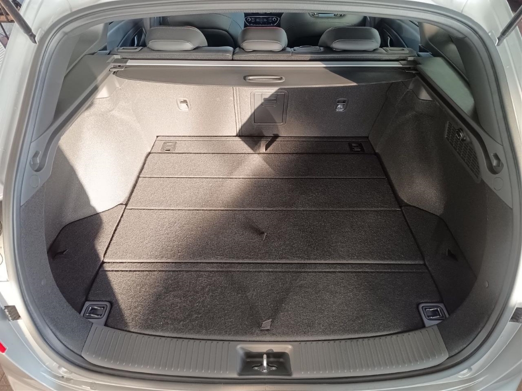 Fahrzeugabbildung Hyundai i30 FL Kombi 1.5 T-GDI MT MY25 N-Line Sitz-Paket Sportpaket Navi Digitales Cockpit