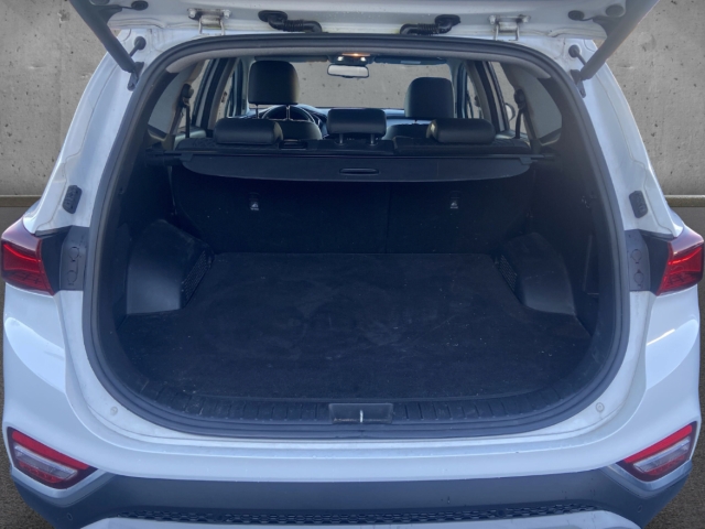 Fahrzeugabbildung Hyundai SANTA FE 4WD 2.2 CRDi ACC SHZ LED Navi 360° Pano