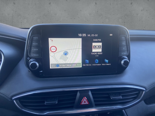 Fahrzeugabbildung Hyundai SANTA FE 4WD 2.2 CRDi ACC SHZ LED Navi 360° Pano