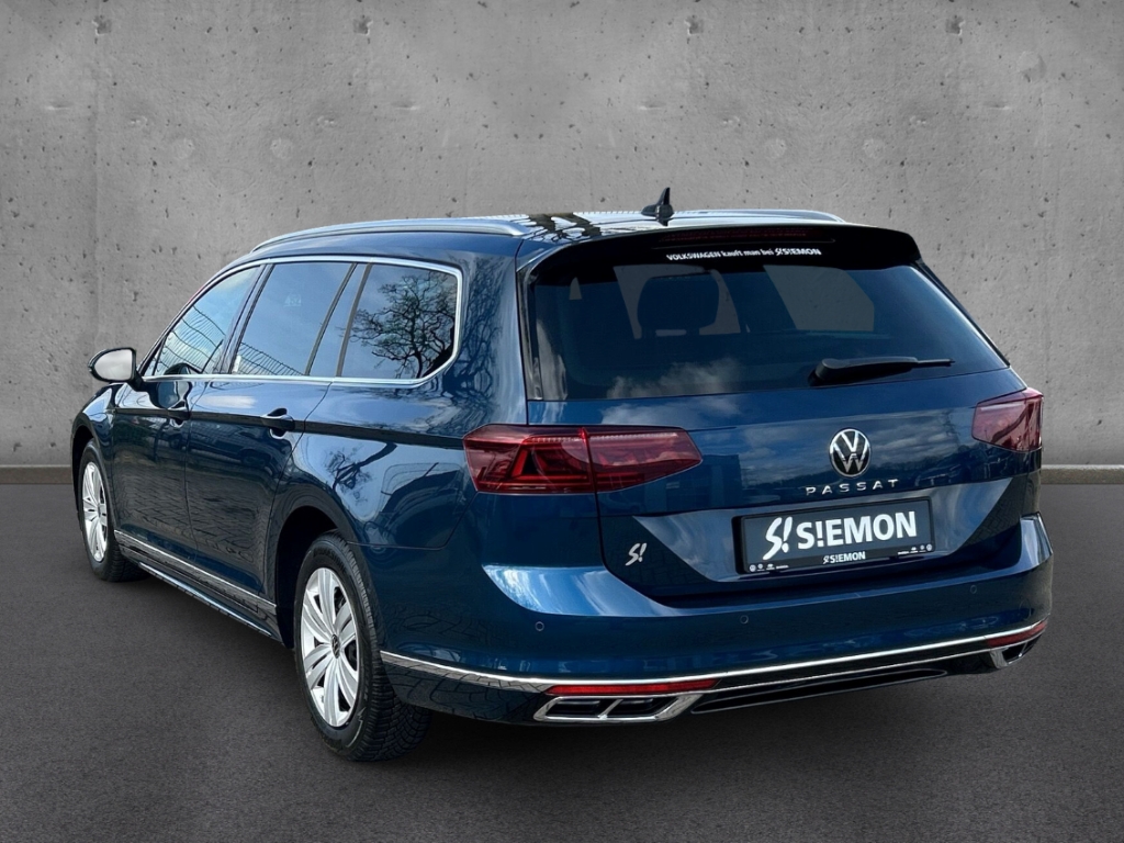 Fahrzeugabbildung Volkswagen Passat Variant TDI DSG R-Line AHK MatrLED Navi