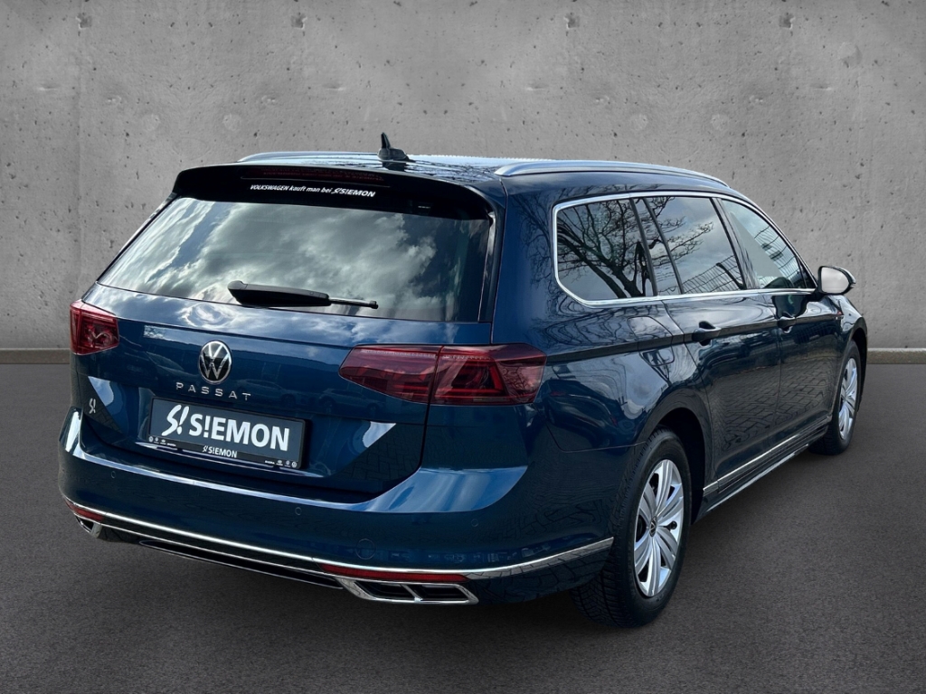 Fahrzeugabbildung Volkswagen Passat Variant TDI DSG R-Line AHK MatrLED Navi