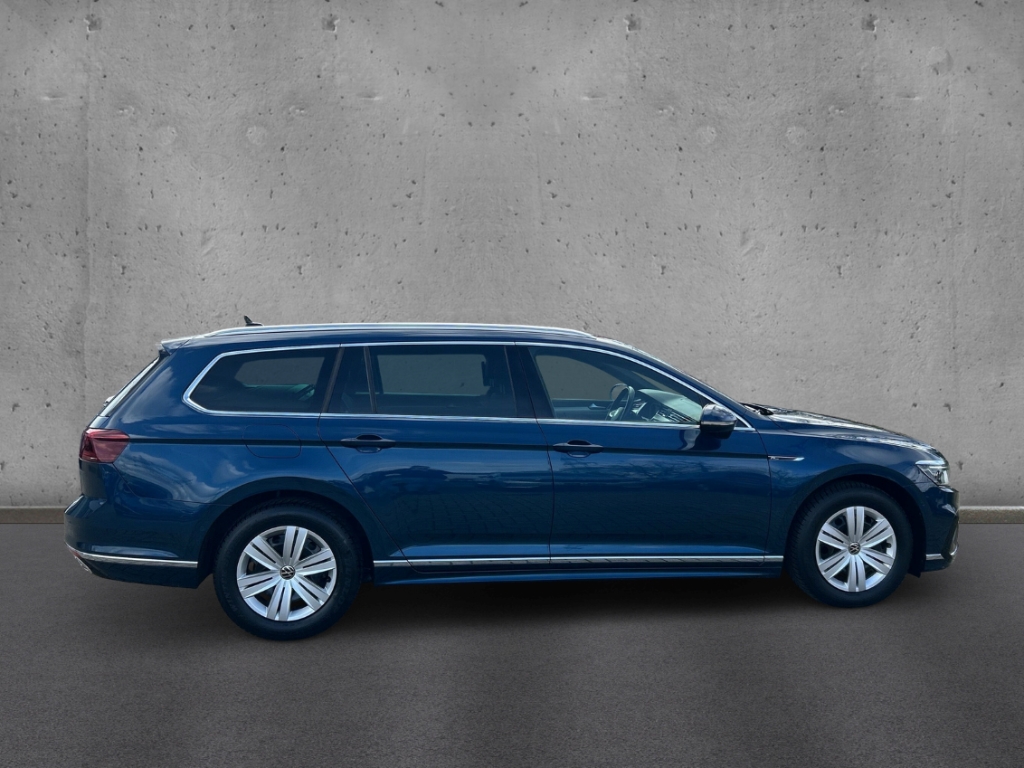 Fahrzeugabbildung Volkswagen Passat Variant TDI DSG R-Line AHK MatrLED Navi