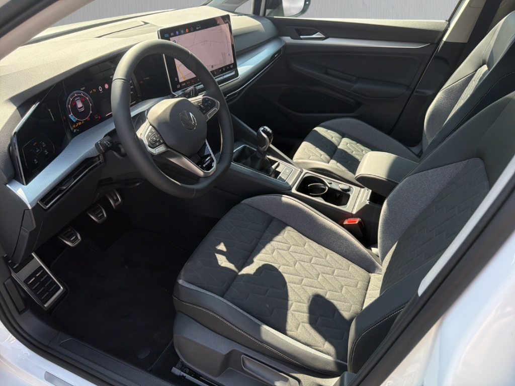Fahrzeugabbildung Volkswagen Golf VIII Energy TSI AHK-el. klappb. Navi Digitales Cockpit B & O LED ACC Apple CarPlay