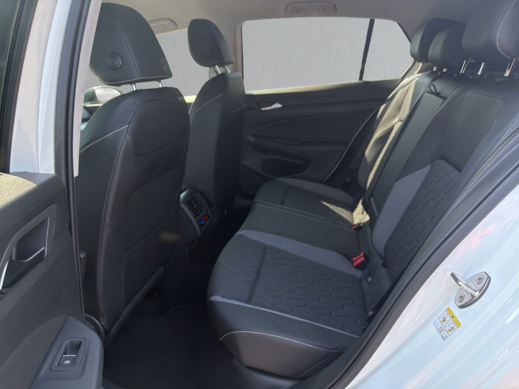 Fahrzeugabbildung Volkswagen Golf VIII Energy TSI AHK-el. klappb. Navi Digitales Cockpit B & O LED ACC Apple CarPlay
