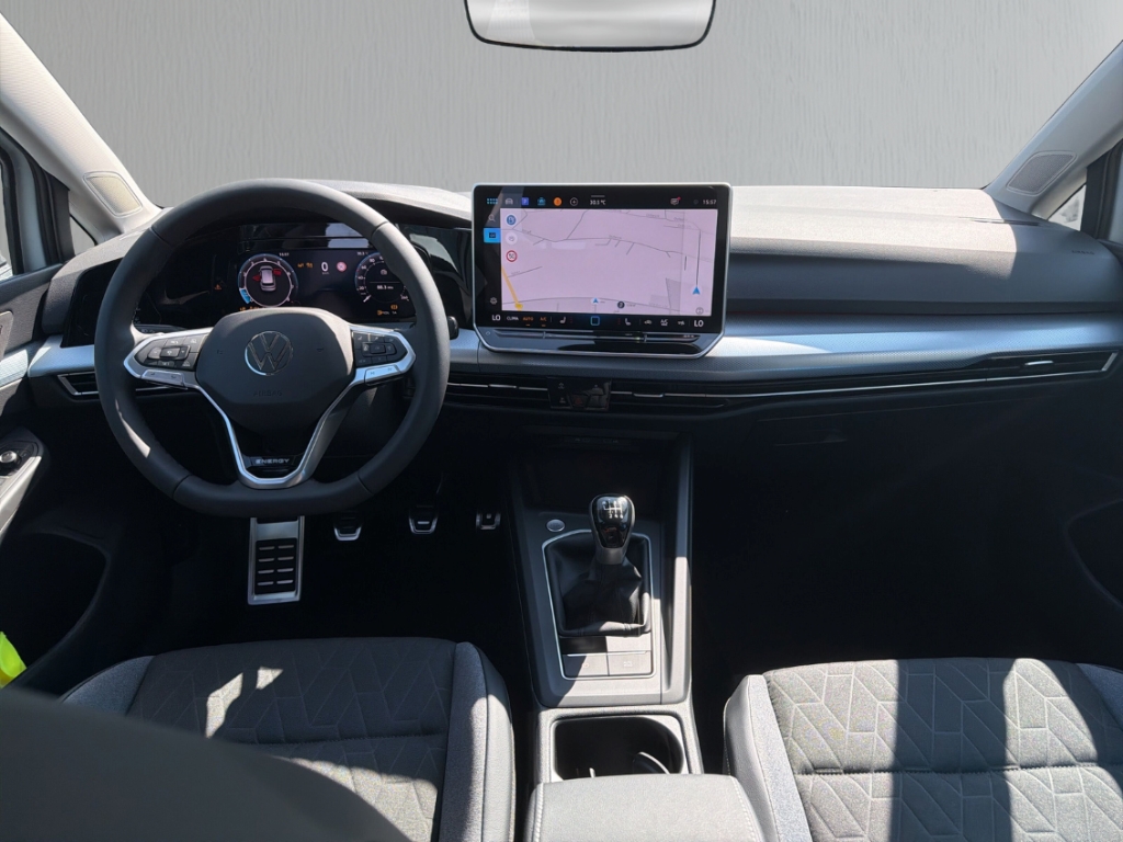 Fahrzeugabbildung Volkswagen Golf VIII Energy TSI AHK-el. klappb. Navi Digitales Cockpit B & O LED ACC Apple CarPlay