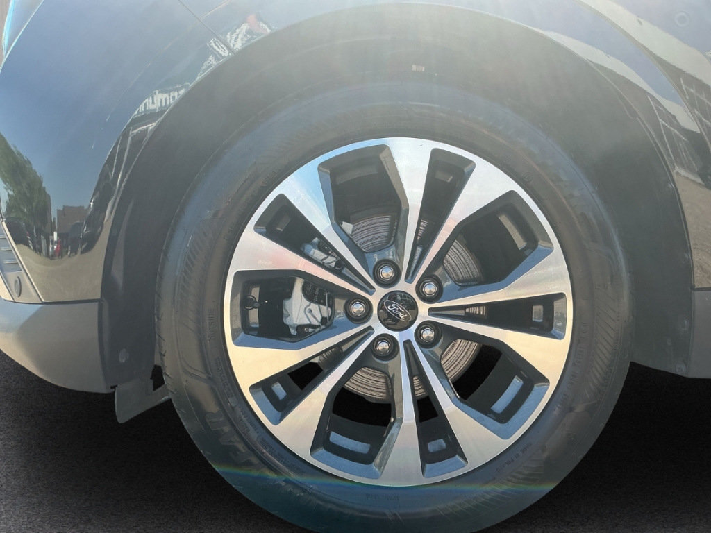 Fahrzeugabbildung Ford Tourneo Courier Titanium AHK ACC LM17 Winterpak. LED TFL