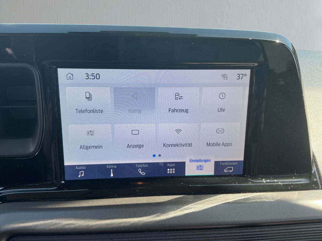 Fahrzeugabbildung Ford Tourneo Courier Titanium AHK ACC LM17 Winterpak. LED TFL