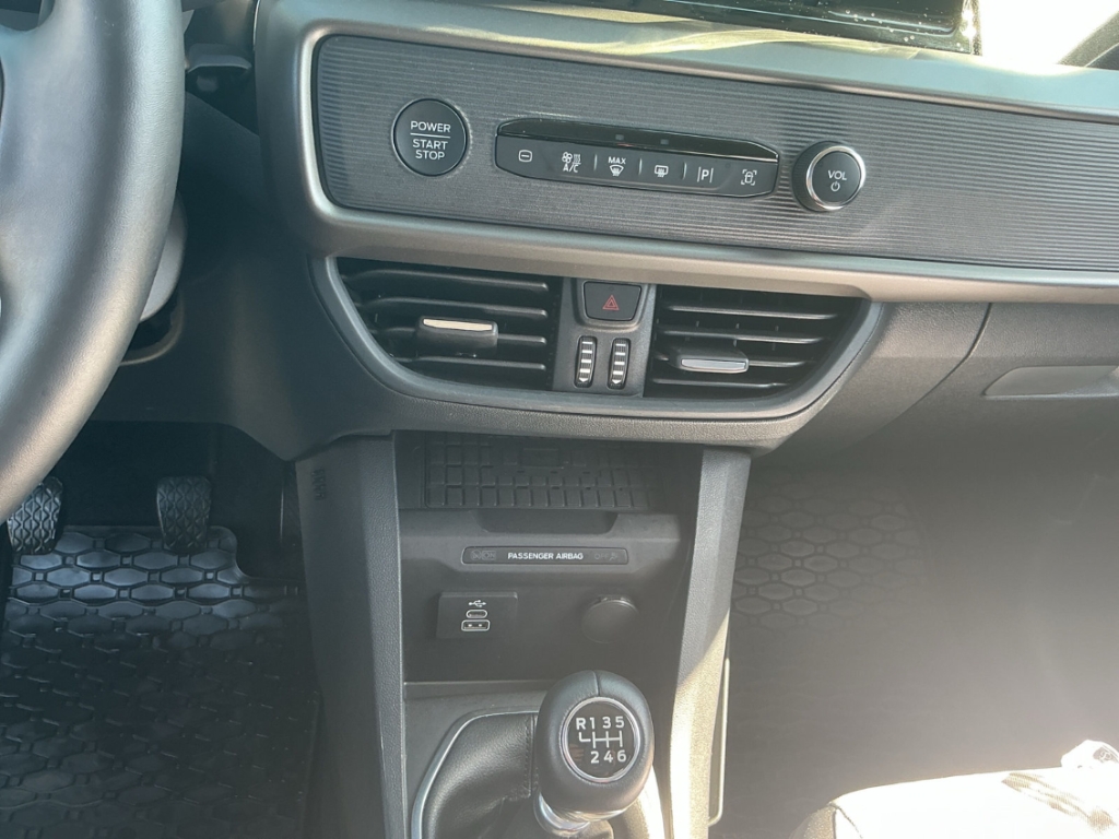 Fahrzeugabbildung Ford Tourneo Courier Titanium AHK ACC LM17 Winterpak. LED TFL