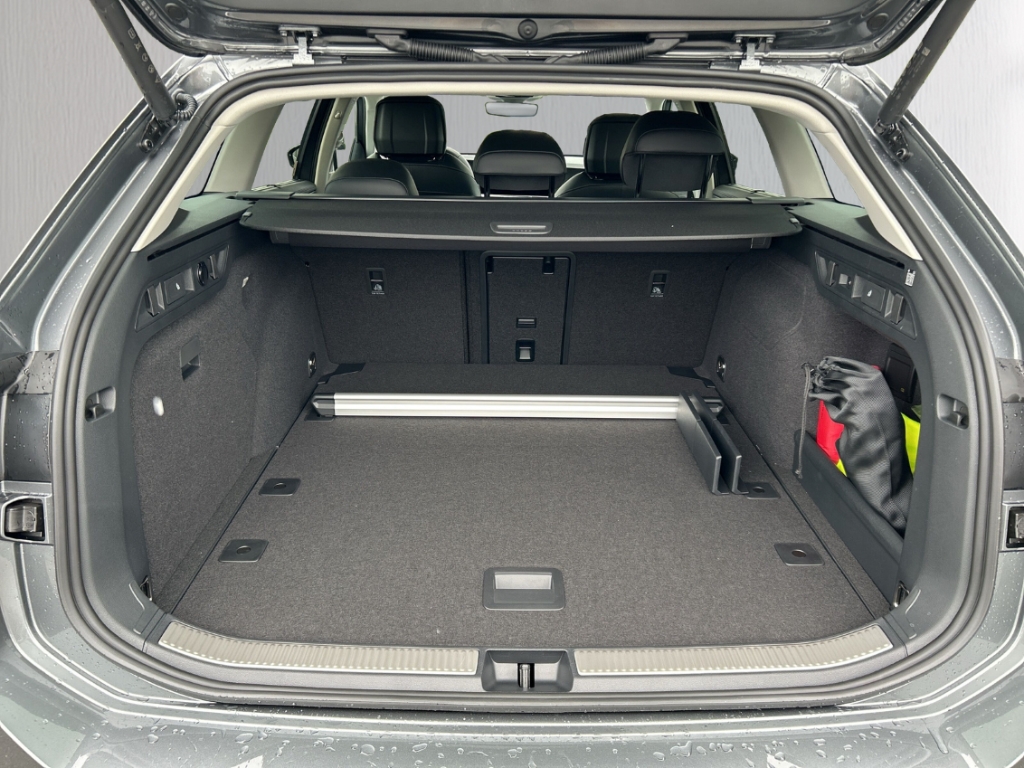 Fahrzeugabbildung Volkswagen Passat Variant 2.0 TDI DSG Business AHK NAVI