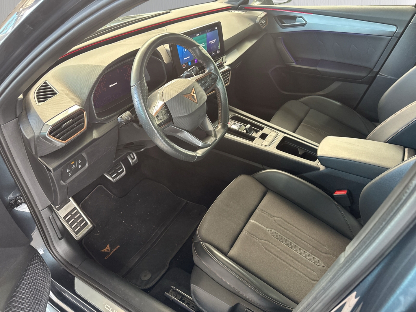 Fahrzeugabbildung CUPRA Leon Sportstourer VZ PANO NAV ACC KLIM LED KESSY