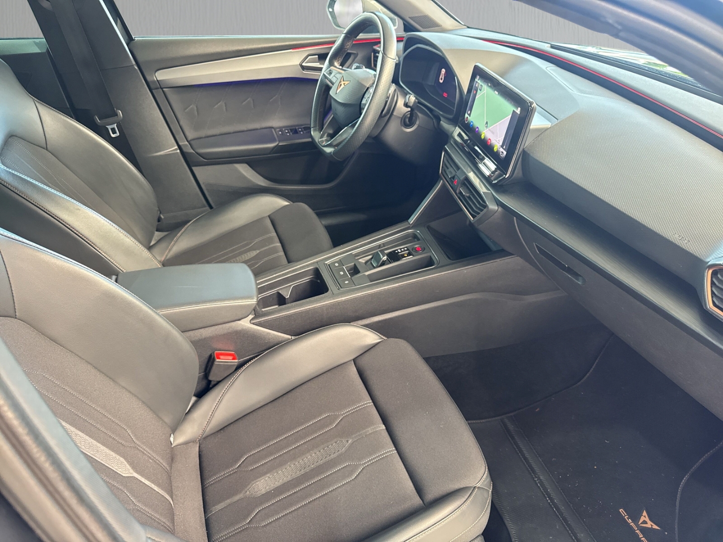 Fahrzeugabbildung CUPRA Leon Sportstourer VZ PANO NAV ACC KLIM LED KESSY