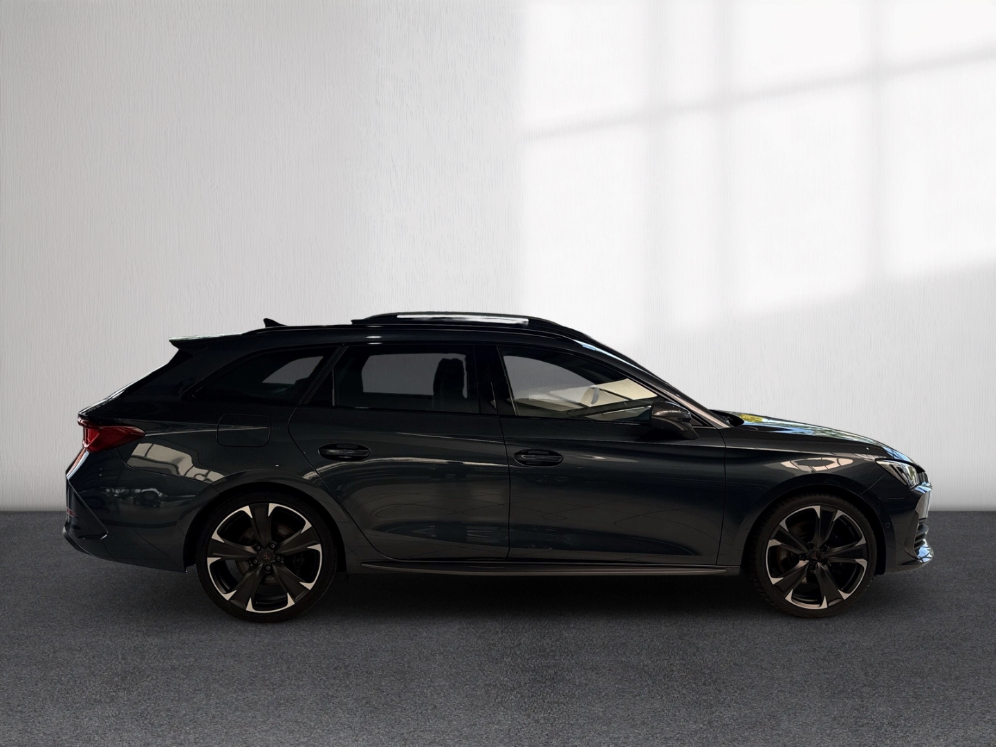 Fahrzeugabbildung CUPRA Leon Sportstourer VZ PANO NAV ACC KLIM LED KESSY