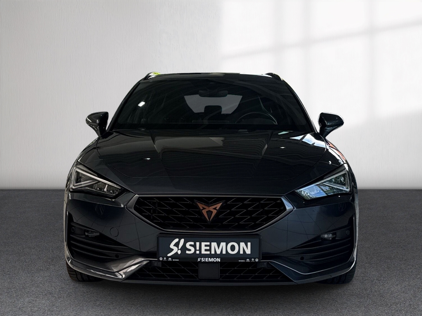 Fahrzeugabbildung CUPRA Leon Sportstourer VZ PANO NAV ACC KLIM LED KESSY