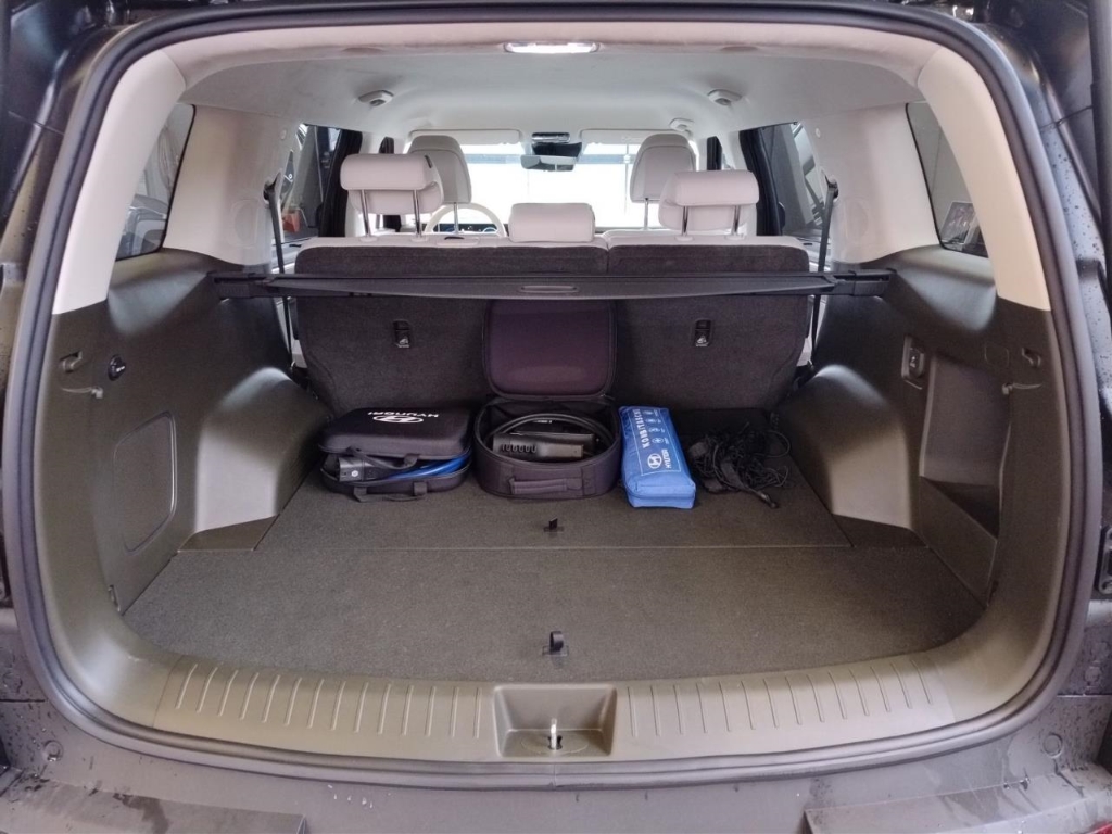 Fahrzeugabbildung Hyundai SANTA FE PHEV MY25 1.6 AT 4WD Signature Tech Dig-Key 5-Sitz Navi Leder Digitales Cockpit