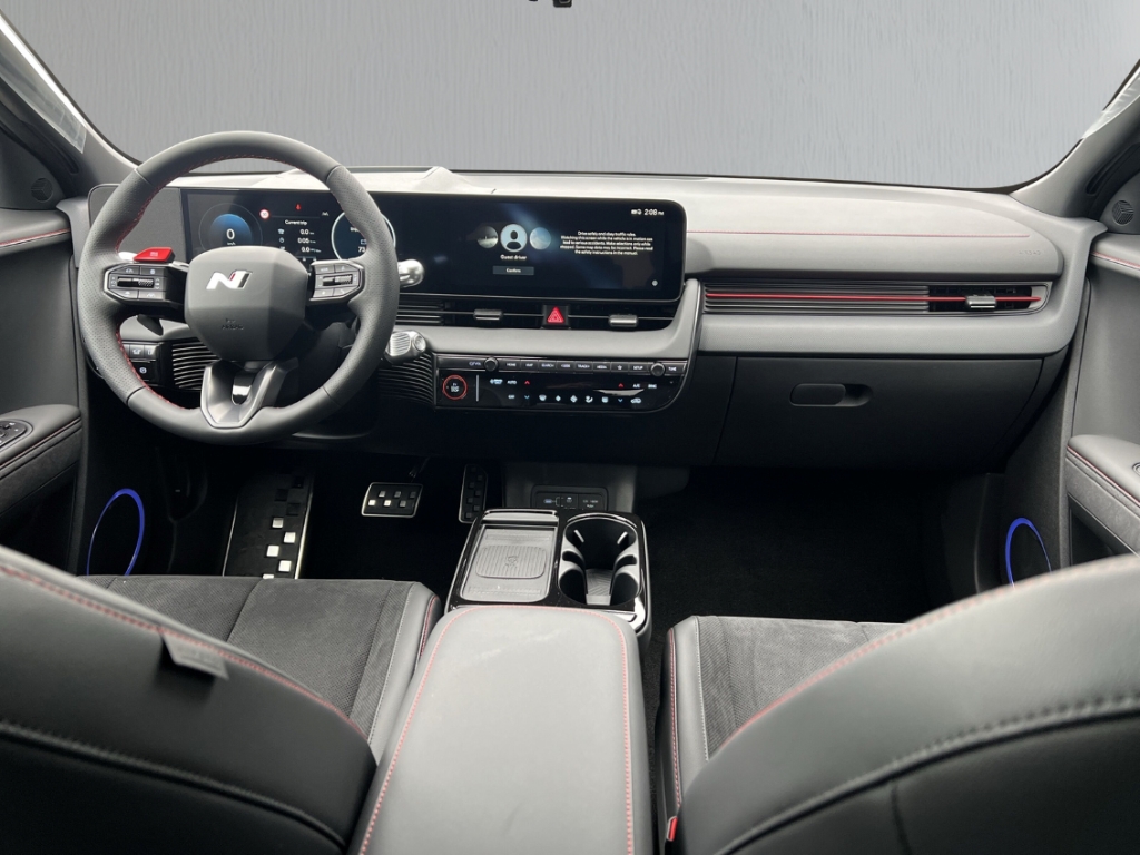 Fahrzeugabbildung Hyundai IONIQ 5 FL MY26 84kWh 4WD N-Line X Sitz-P Matrix Navi Digitales Cockpit LED ACC
