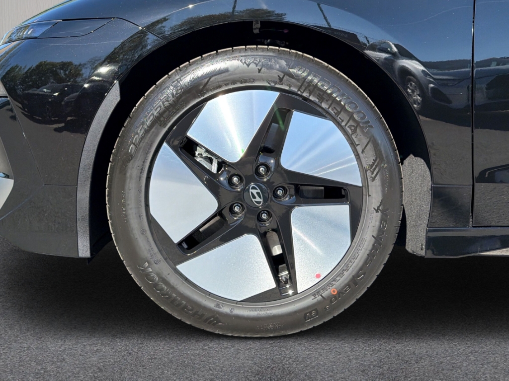 Fahrzeugabbildung Hyundai IONIQ 6 EV FL MY26 84kWh 2WD CENTRIQ Matrix LED Blendfreies Fernl. Kurvenlicht ACC