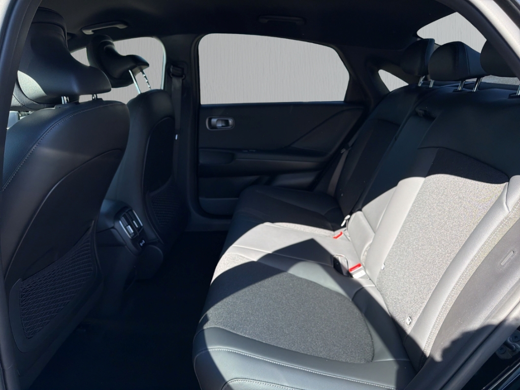 Fahrzeugabbildung Hyundai IONIQ 6 EV FL MY26 84kWh 2WD CENTRIQ Matrix LED Blendfreies Fernl. Kurvenlicht ACC