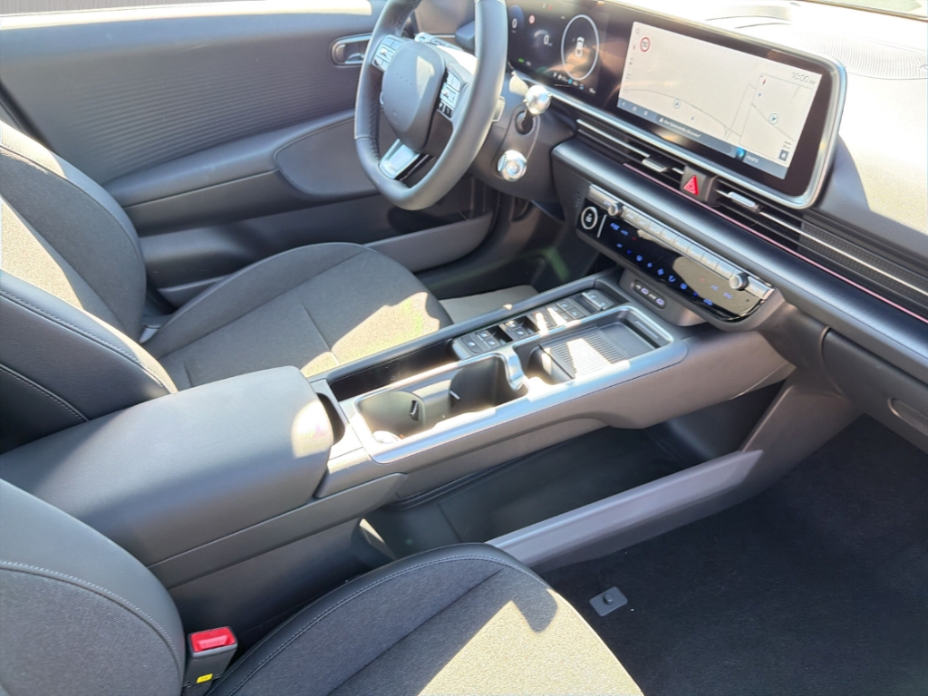 Fahrzeugabbildung Hyundai IONIQ 6 EV FL MY26 84kWh 2WD CENTRIQ Matrix LED Blendfreies Fernl. Kurvenlicht ACC