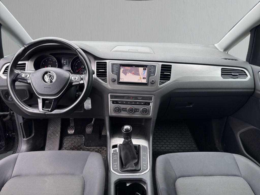 Fahrzeugabbildung Volkswagen Golf Sportsvan VII Comfortline 1.4 Climatronic ACC PDC Navi Kamera