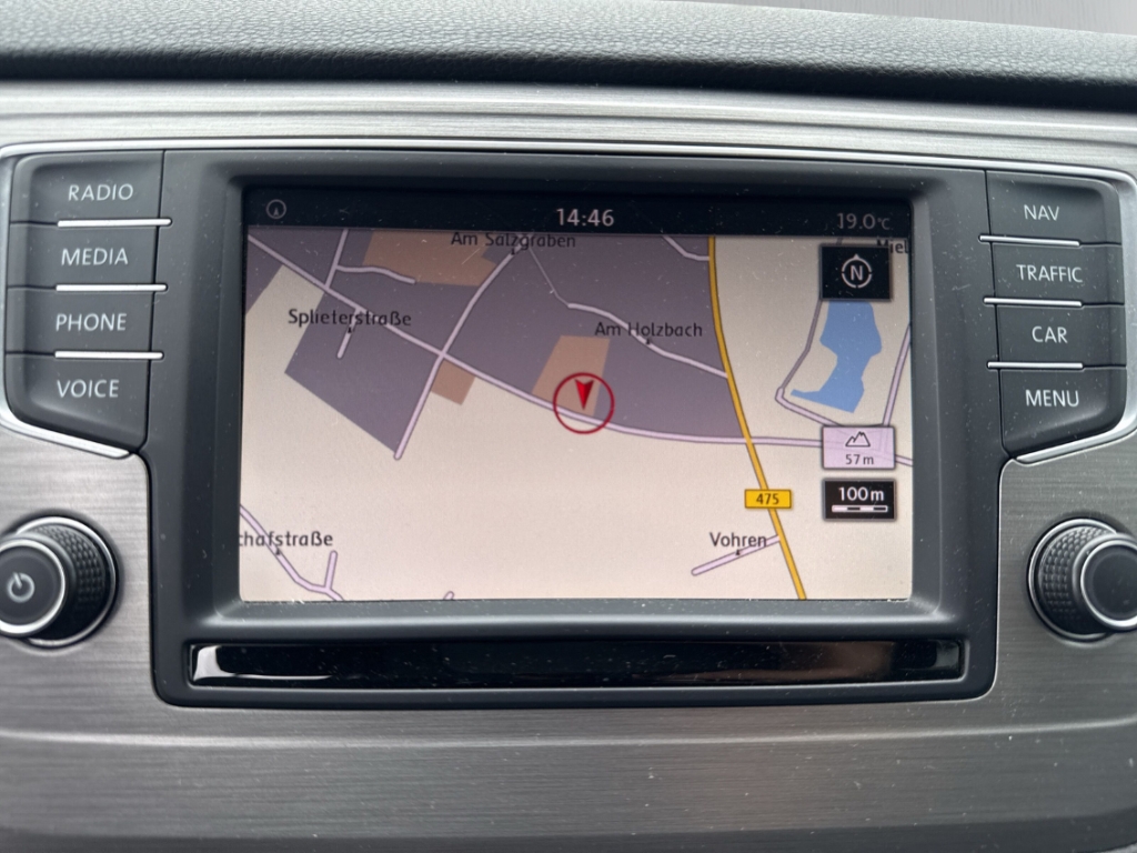 Fahrzeugabbildung Volkswagen Golf Sportsvan VII Comfortline 1.4 Climatronic ACC PDC Navi Kamera