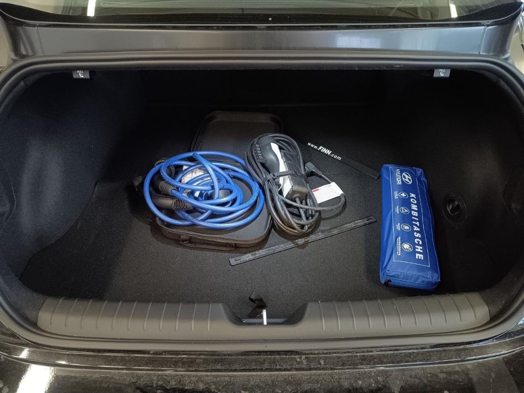 Fahrzeugabbildung Hyundai IONIQ 6 77,4kWh 2WD MY25 DYNAMIQ Navi Digitales Cockpit LED ACC El. Heckklappe Apple CarPlay