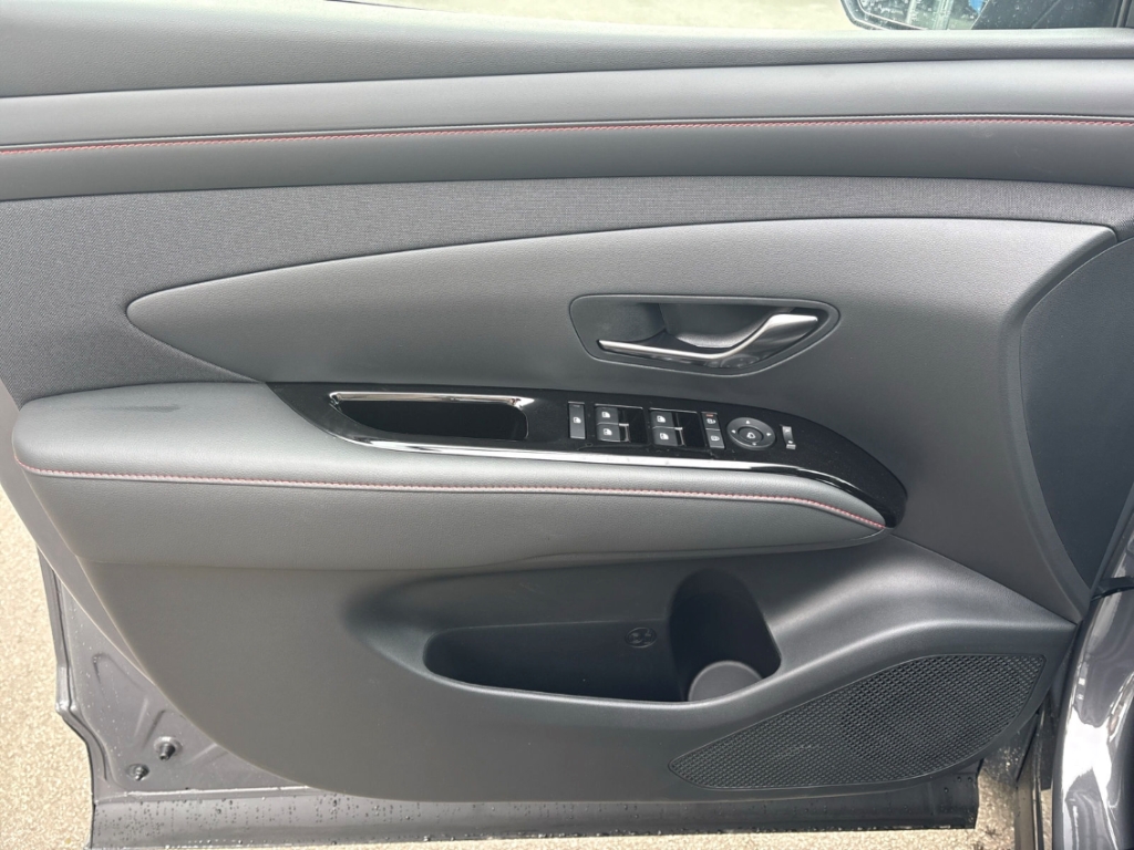 Fahrzeugabbildung Hyundai TUCSON FL MY26 1.6 PHEV AT 2WD N-Line Navi Digitales Cockpit LED ACC
