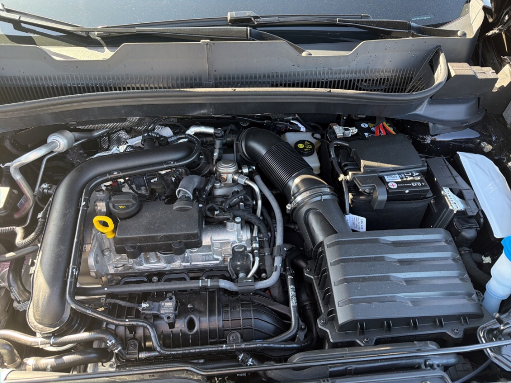 Fahrzeugabbildung Volkswagen T-Cross 1.0 TSI DSG Life LED CarPlay SHZ LM17 Allwetter