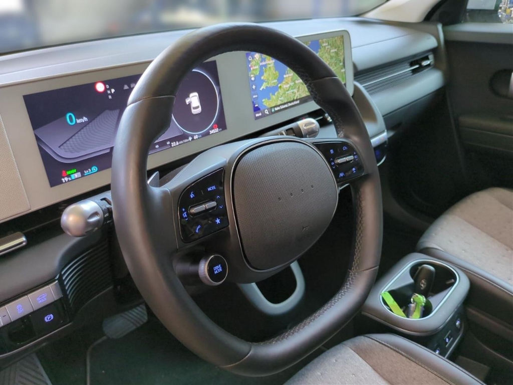 Fahrzeugabbildung Hyundai IONIQ 5 77,4kWh 4WD TECHNIQ Assist-P. el.Heckklappe Navi Digitales Cockpit LED ACC