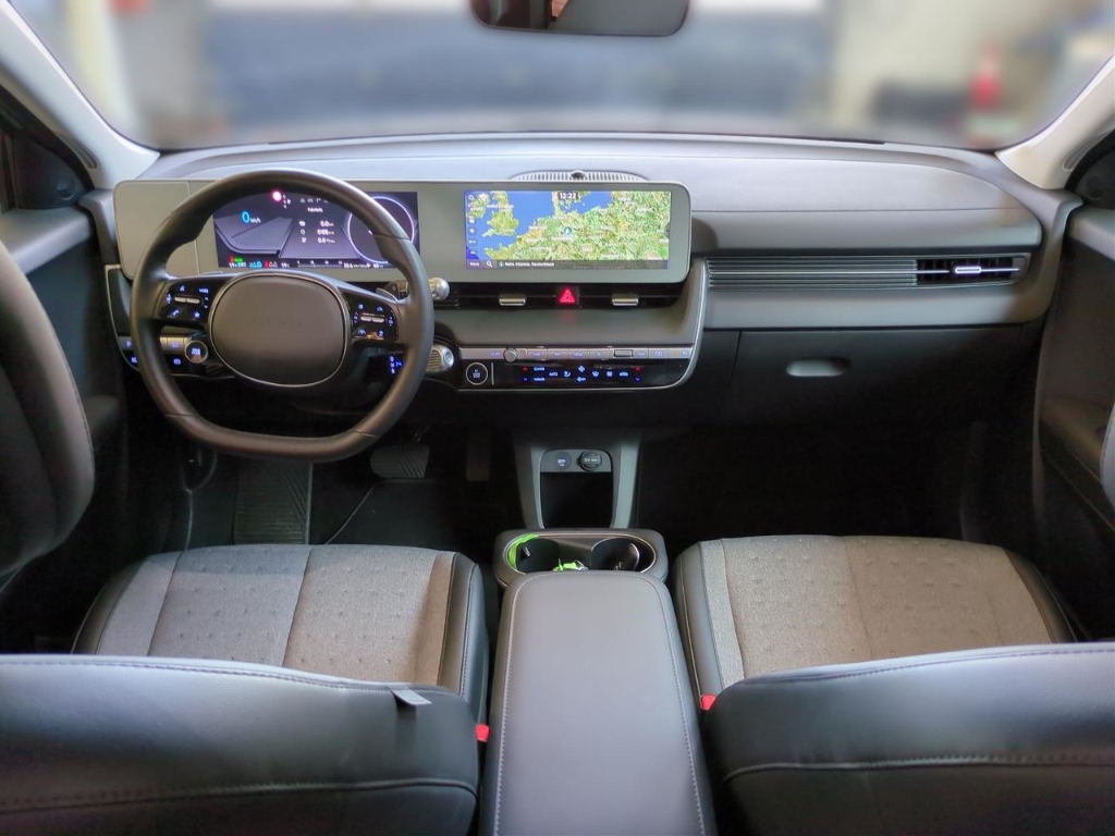Fahrzeugabbildung Hyundai IONIQ 5 77,4kWh 4WD TECHNIQ Assist-P. el.Heckklappe Navi Digitales Cockpit LED ACC