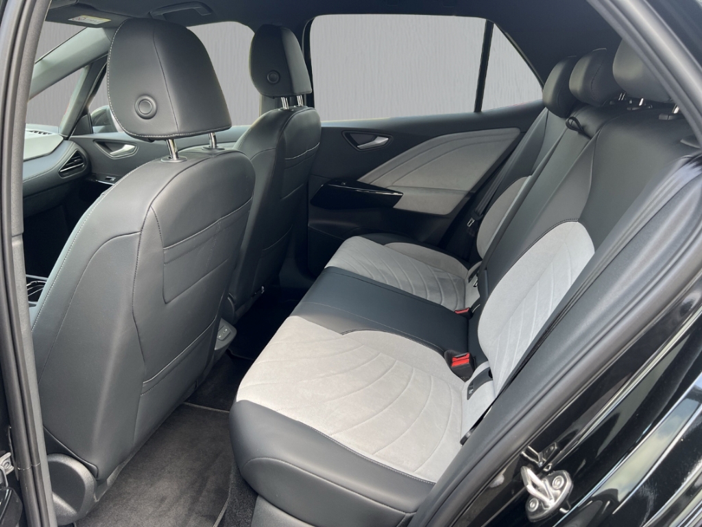 Fahrzeugabbildung Volkswagen ID.3 Pro 58 kWh 150 kW AHK IQ.DRIVE Nav ACC 360°