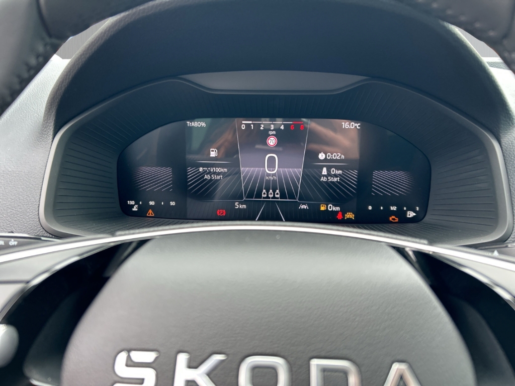 Fahrzeugabbildung SKODA Karoq 1.0 TSI Selection LED AHK Park Winter Komf
