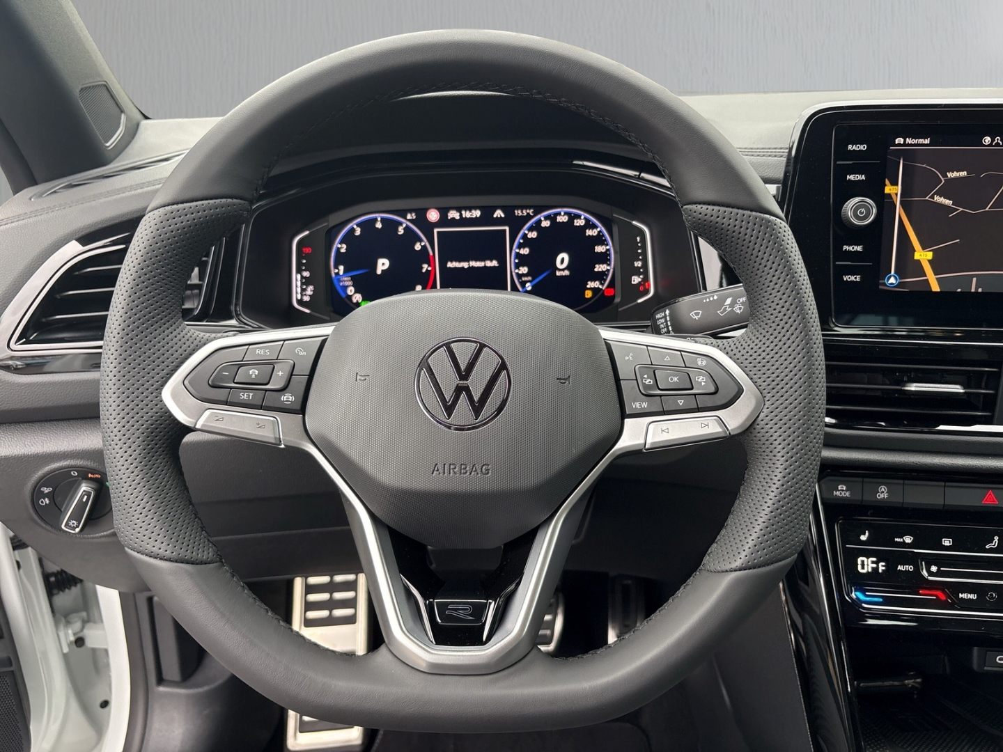 Fahrzeugabbildung Volkswagen T-Roc Cabriolet 1.5 TSI DSG R-Line Kamera ACC Navi