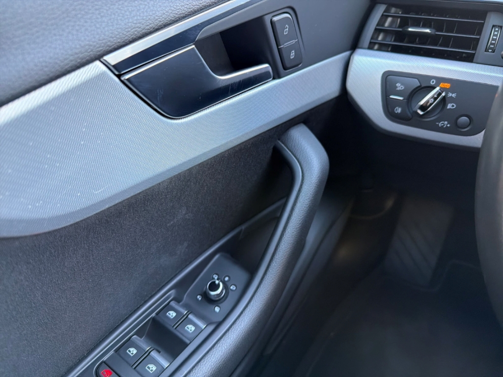 Fahrzeugabbildung Audi A4 Avant 2.0 TFSI design ultra S line DSG NAVI