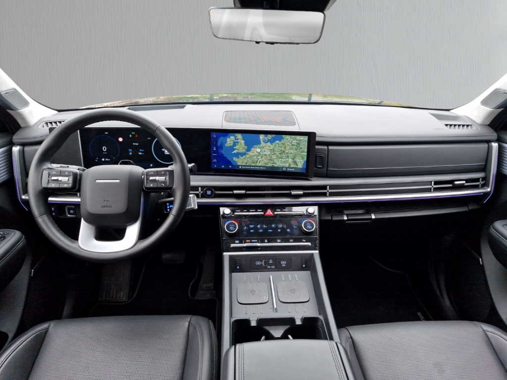 Fahrzeugabbildung Hyundai SANTA FE PHEV MY25 1.6 AT 4WD Signature Komf.P Tech.P AHK 5-Sitz Navi Leder Digi Cockpit
