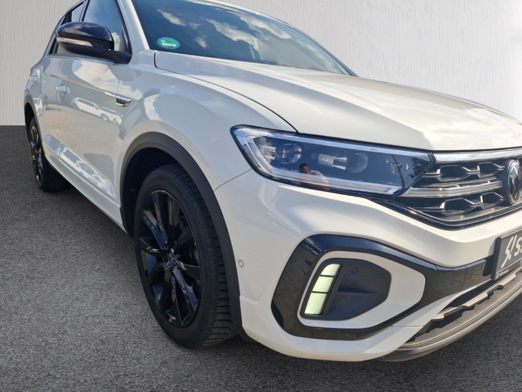 Fahrzeugabbildung Volkswagen T-Roc R-Line 1.5 TSI DSG IQ.Light BlackStyle Sportpaket Navi LED Blendfreies Fernl.