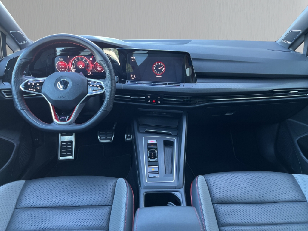 Fahrzeugabbildung Volkswagen Golf GTI 8 2.0 TSI DSG Pano Navi ACC SHZ PDCv+h