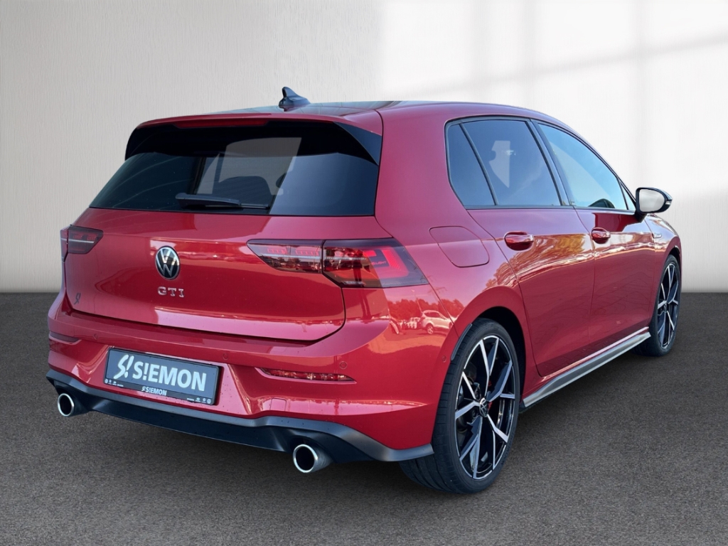 Fahrzeugabbildung Volkswagen Golf GTI 8 2.0 TSI DSG Pano Navi ACC SHZ PDCv+h