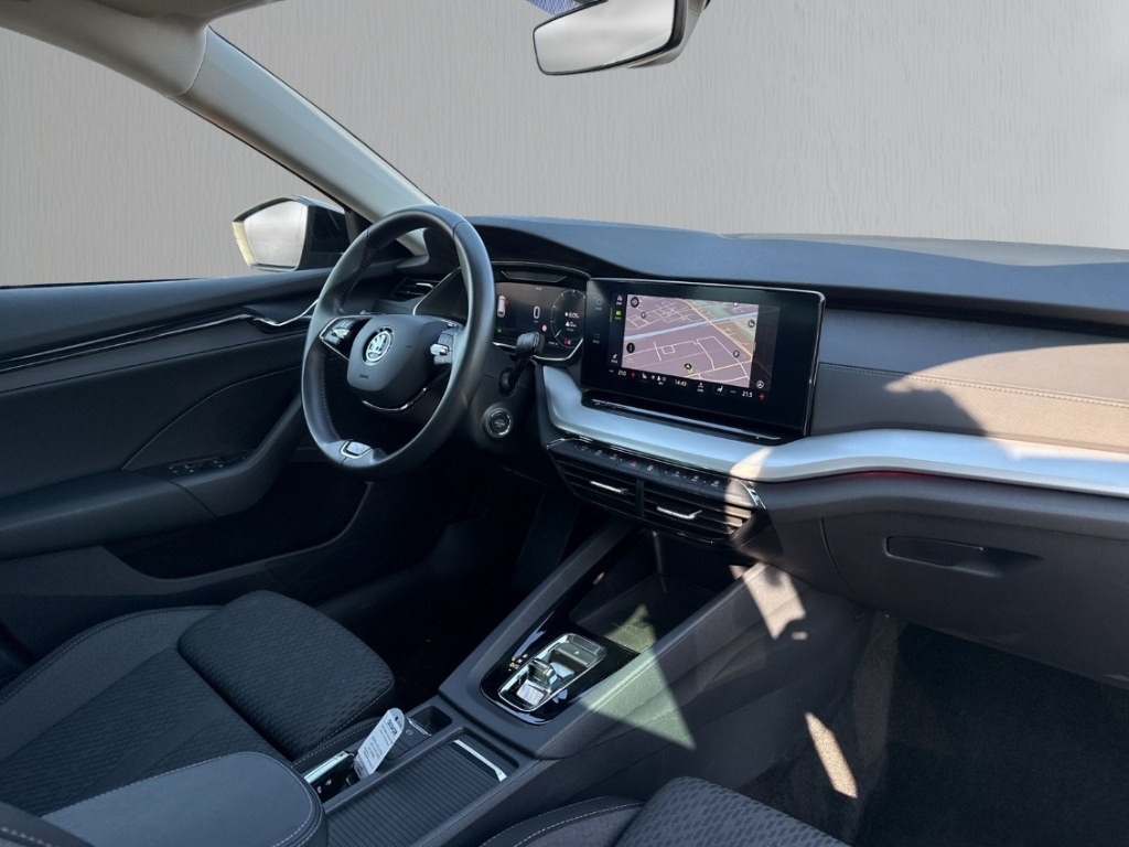 Fahrzeugabbildung SKODA Octavia Combi 2.0 TDI DSG Clever ACC LED RKam CarPlay