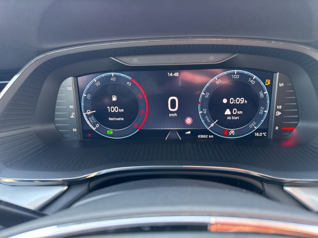 Fahrzeugabbildung SKODA Octavia Combi 2.0 TDI DSG Clever ACC LED RKam CarPlay