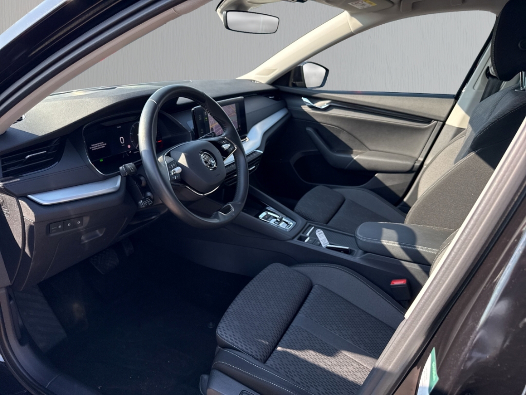 Fahrzeugabbildung SKODA Octavia Combi 2.0 TDI DSG Clever ACC LED RKam CarPlay