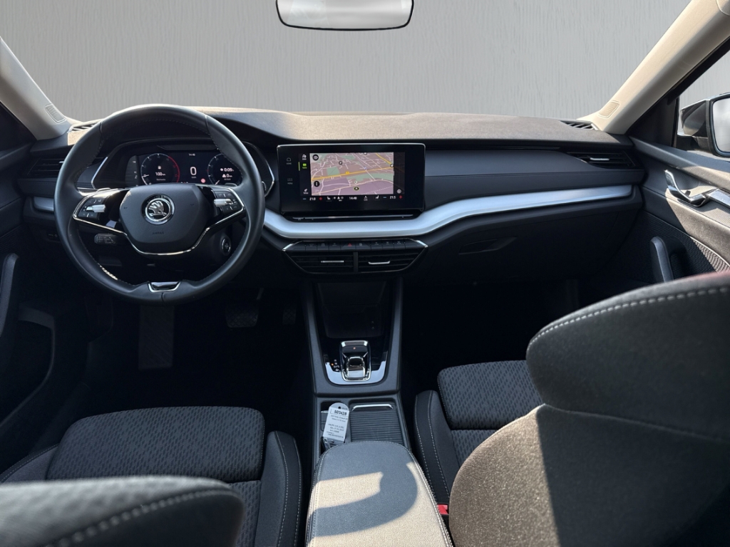 Fahrzeugabbildung SKODA Octavia Combi 2.0 TDI DSG Clever ACC LED RKam CarPlay