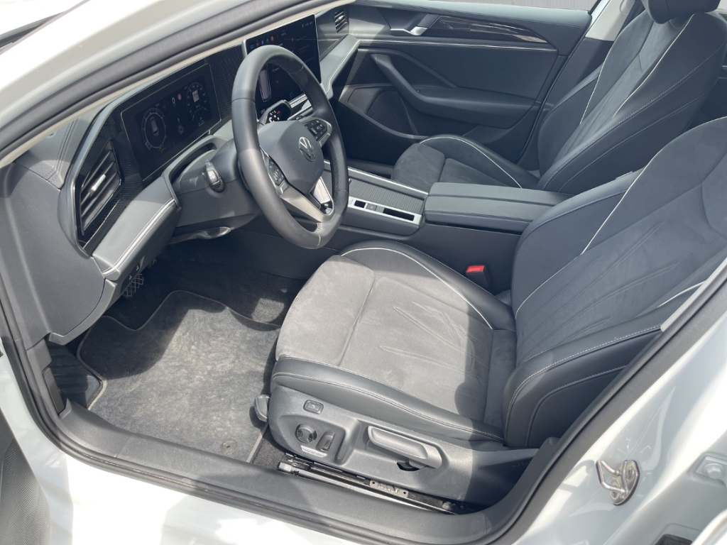Fahrzeugabbildung Volkswagen Passat Variant 1.5 eTSI Business NAVI ACC LED SHZ GJR