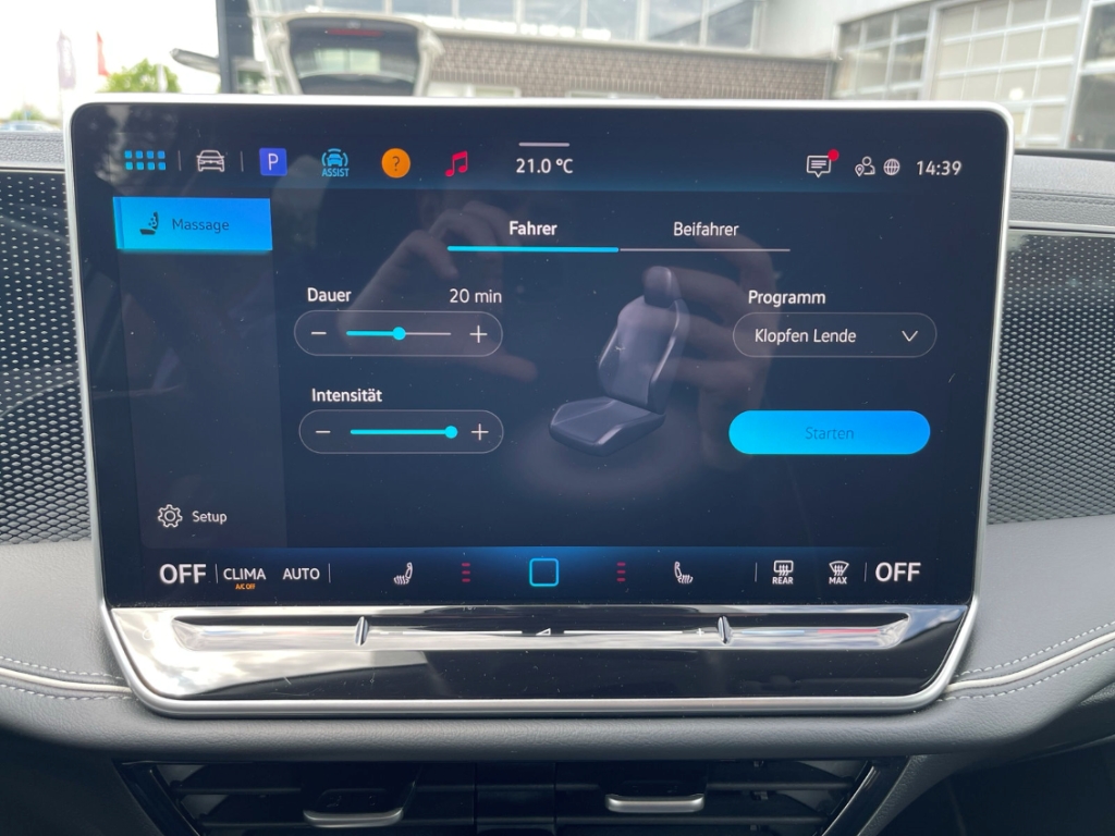 Fahrzeugabbildung Volkswagen Passat Variant 1.5 eTSI Business NAVI ACC LED SHZ GJR
