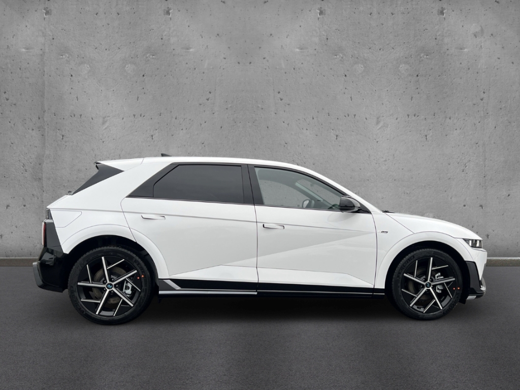 Fahrzeugabbildung Hyundai IONIQ 5 FL MY26 84kWh 2WD N-Line Matrix Navi Digitales Cockpit LED ACC El. Heckklappe