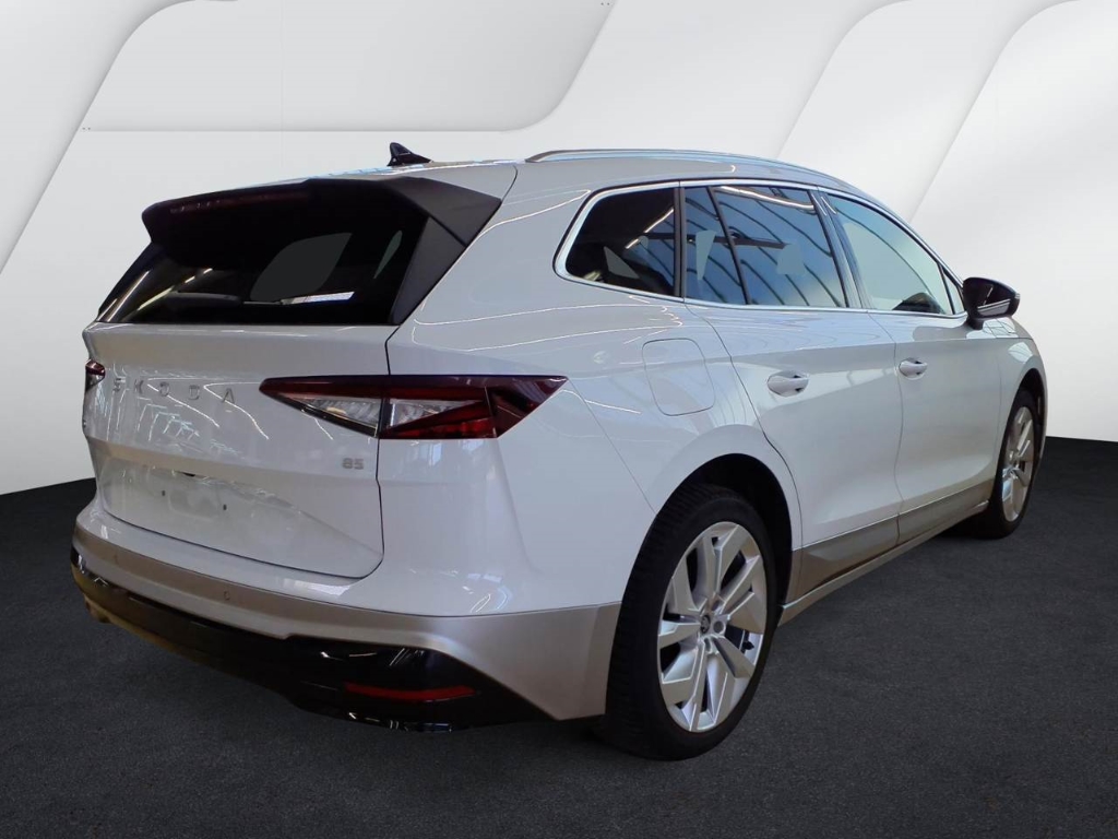 Fahrzeugabbildung SKODA Enyaq 85 Loft WP AHK LED ACC PDCv+h SHZ LHZ
