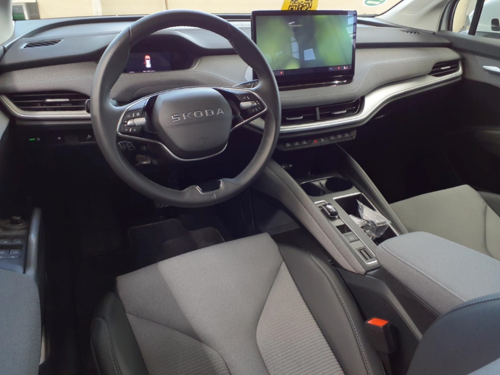 Fahrzeugabbildung SKODA Enyaq 85 Loft WP AHK LED ACC PDCv+h SHZ LHZ