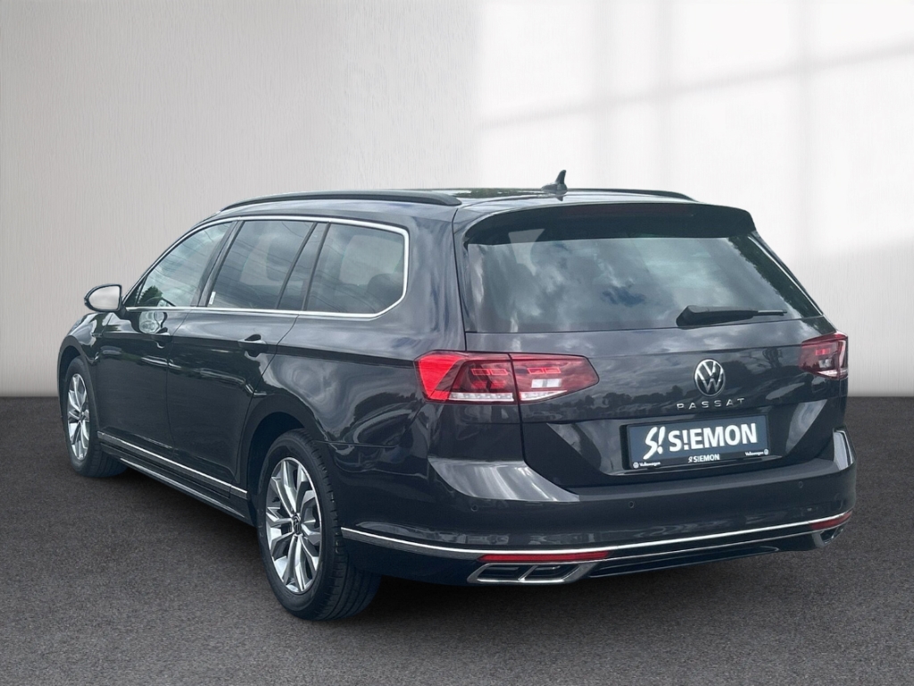 Fahrzeugabbildung Volkswagen Passat Variant R-Line AHK ACC NAV KLIM MASSAGE