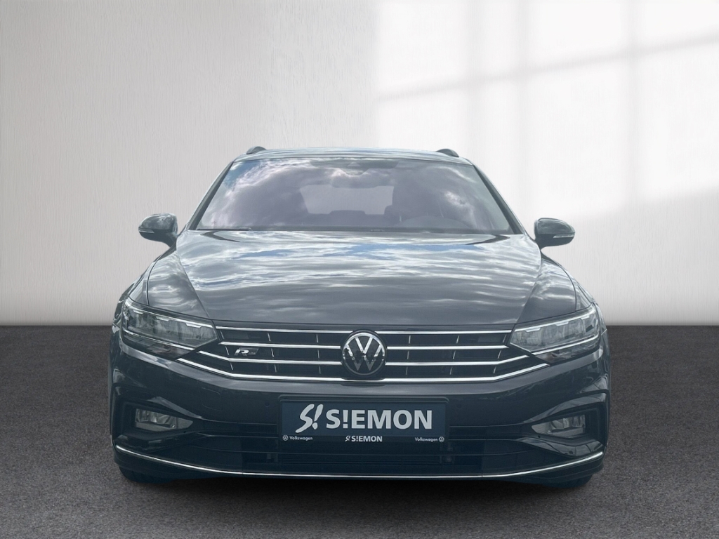 Fahrzeugabbildung Volkswagen Passat Variant R-Line AHK ACC NAV KLIM MASSAGE
